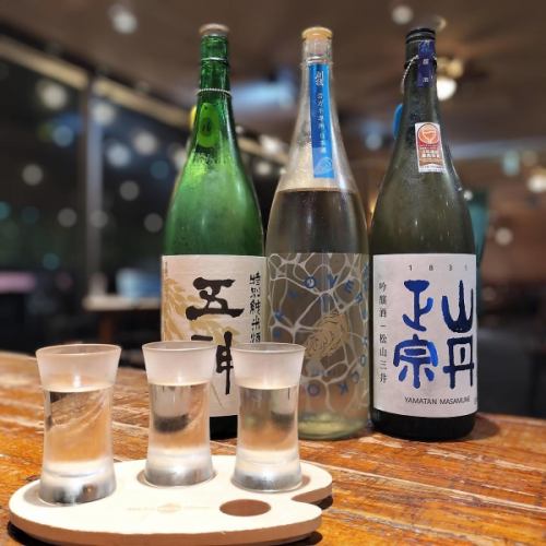 Choose from a selection of three types of sake for a tasting set.
