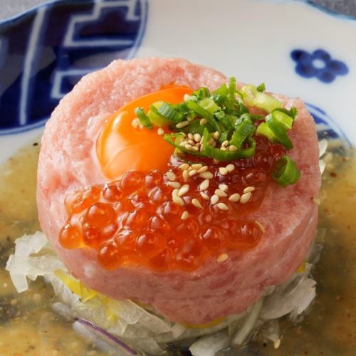 和たまごのとろたくユッケ