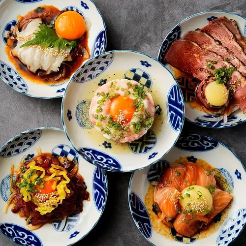 素材をごちそうに。肉に魚に野菜に鍋に、彩りを添える♪飲み放題付コースでは一段とお楽しみ頂けます。