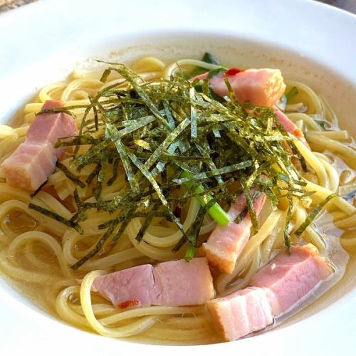 ベーコンとほうれん草の和風ペペロンチーノ