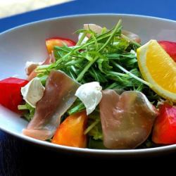 Lemon salad with prosciutto and cream cheese