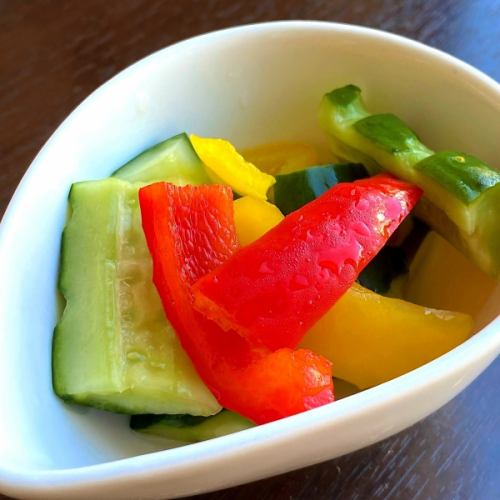農家の野菜のピクルス