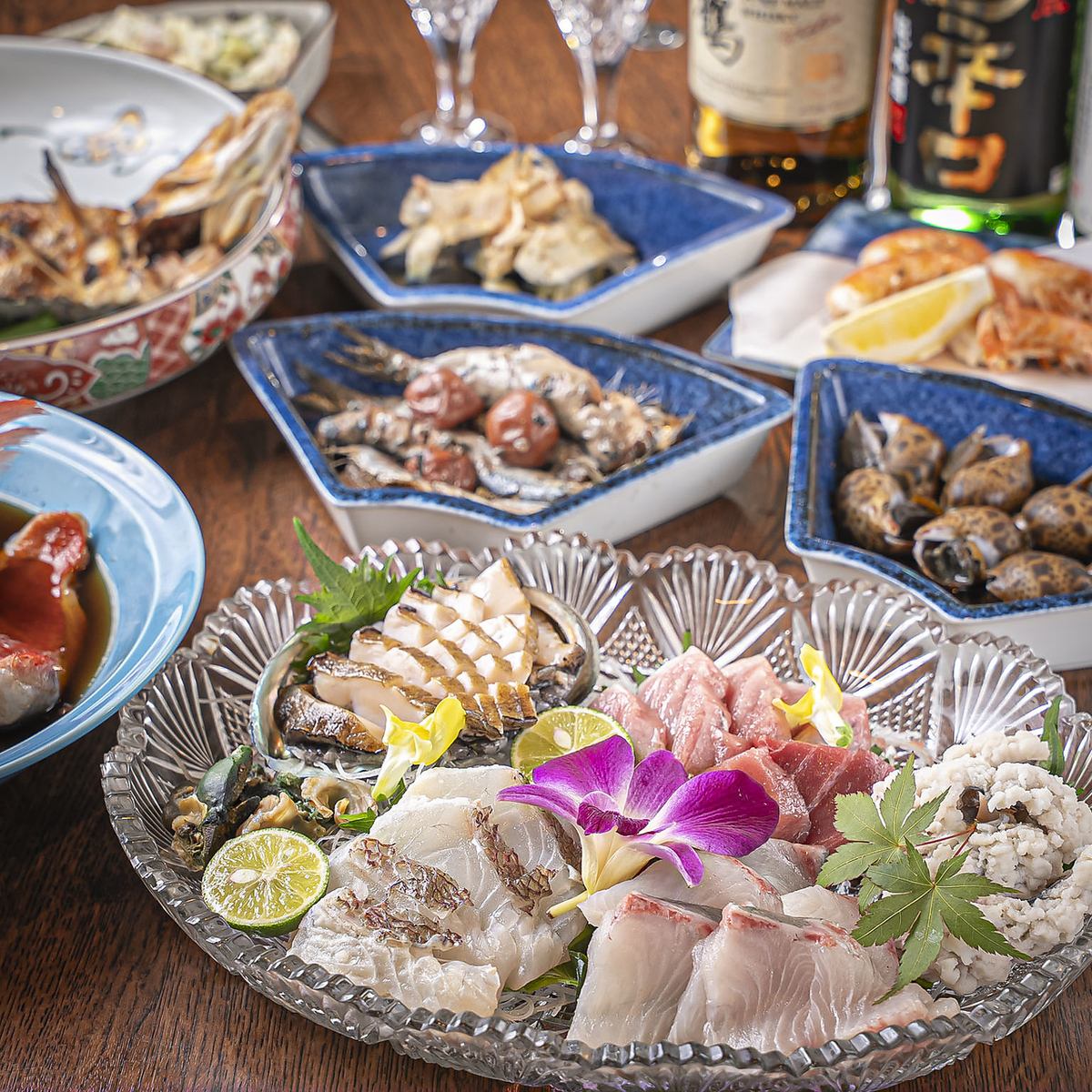 長年修行を積んだ魚のプロの店主が海鮮や一品料理をご提供♪