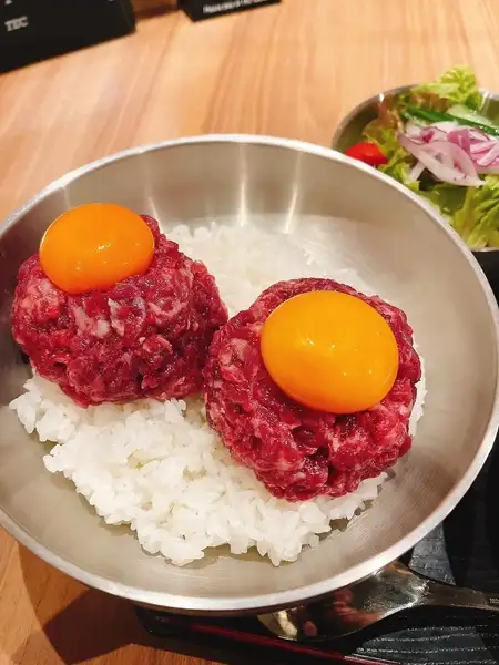 土・日限定！さくらうまトロユッケ丼♪