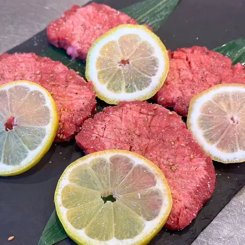 【120分飲み放題付】接待や記念日に！手切り厚タンやサーロイン等全14品「ばぁ場特上コース」