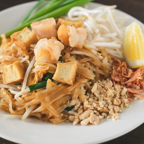 【懐かしのタイの味≪パッタイ≫で、タイの魅力が詰まったひとときをお楽しみください!1430円(税込)