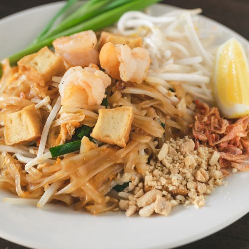 【懐かしのタイの味≪パッタイ≫で、タイの魅力が詰まったひとときをお楽しみください!1430円(税込)