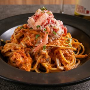 カニたっぷり！ワタリガニのトマトクリームパスタ
