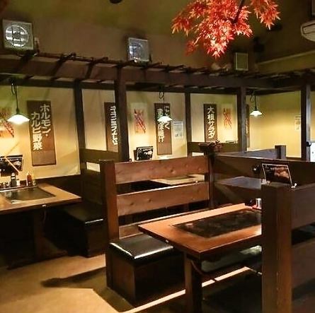 We offer tatami mats and BOX seats for up to 35 people that are recommended for banquets, alumni parties, and company banquets among friends ♪