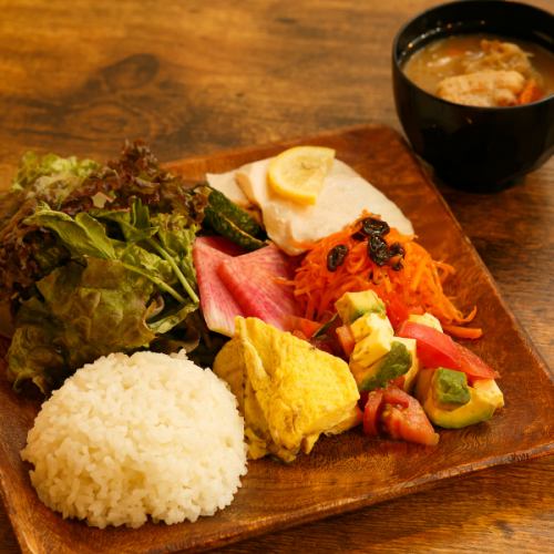 [Most popular among women!] Salad plate using Tachikawa vegetables