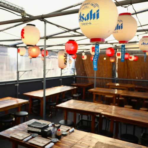 屋上の開放的空間を貸切！最大65名様までご案内可能です！