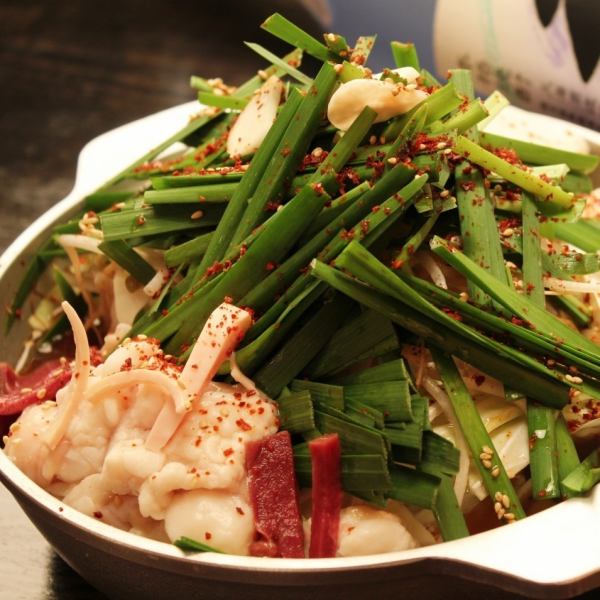 一階のもつ鍋うる月の料理を注文可能！もつ鍋コースもご予約可！◎