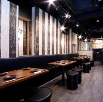 【同僚との宴会・ご友人同士の飲み会に】★4名様テーブル席★会社宴会・ご友人同士の飲み会などで人気の和食居酒屋♪ご予約の際はお得クーポンも是非ご利用下さい★お一人様のご利用・各種ご宴会にも♪人気の飲み放題プランもご用意。神田でコスパ抜群の居酒屋をお探しなら！あんず神田へ是非！【鍋/すき焼き/チゲ鍋】