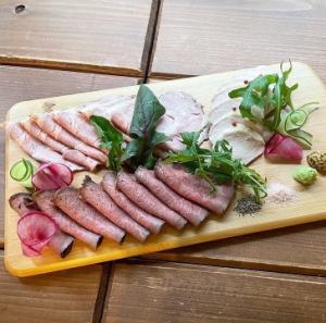 [No.1 popularity] Carefully selected! 3 types of meat plate (regular size/half size)