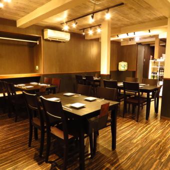 8 seats at the table.It's a popular seat for work-backs / friends / synchronous colleagues / second parties. Early reservations are recommended. ★ You can enjoy authentic yakitori and sashimi in a stylish restaurant.