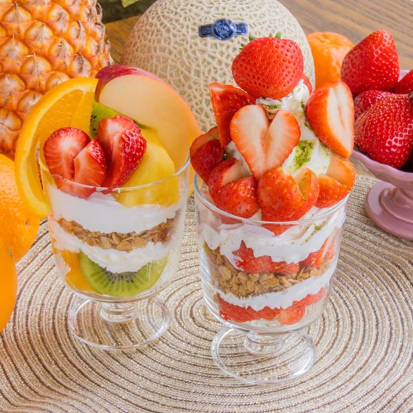 いちごパフェ