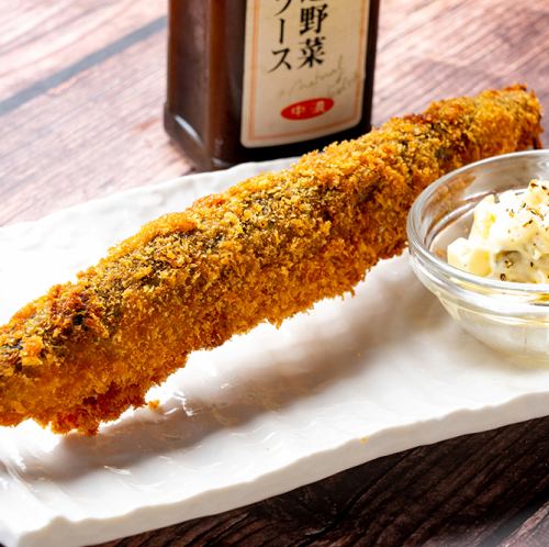 北海道秋刀魚の丸ごと一本揚げ　タルタル添え