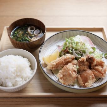 ランチ ご飯の御供　食べ放題付  淡路どり　唐揚げ定食　他全5品　1,430円(税込)から