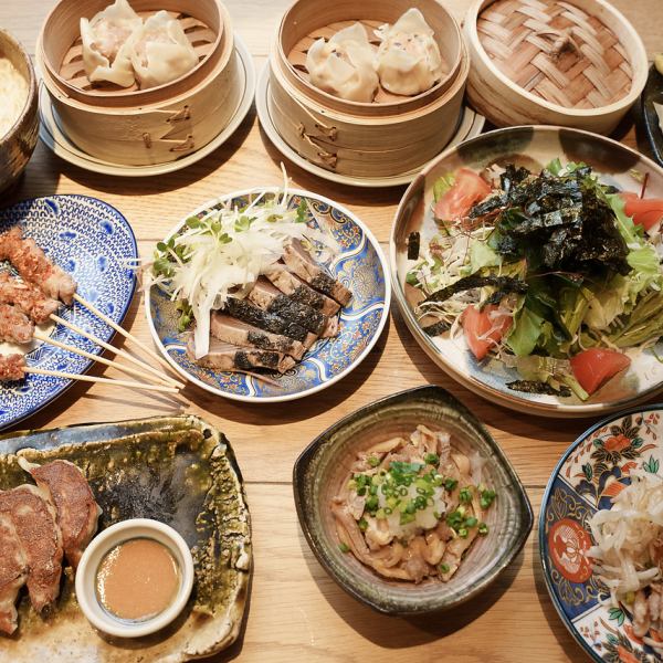 [A restaurant that boasts a wide variety of food and drinks, including yakitori, lamb, gyoza, and shumai]