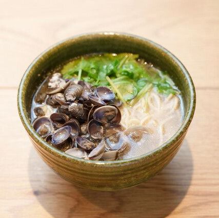 しじみの貝汁そば/Clam shellfish soup soba