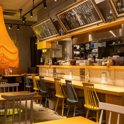 <p>●大人の隠れ家＊カウンター席●カップル・ご夫婦のデートや女性同士のお食事、会社の同僚との仕事帰りなど…落ち着いた雰囲気の中、ゆっくりと過ごしたい方にぴったりです。</p>