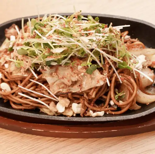 羊の鉄板焼きそば