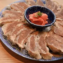 お得な　大皿焼き餃子　20個