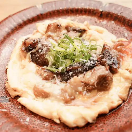 とろとろチーズ牛すじオムレツ「チー牛」