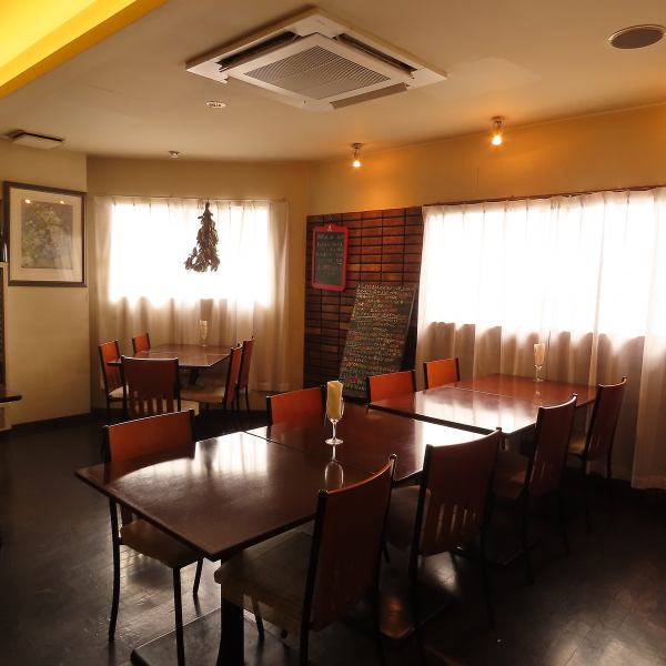 [Spacious and calm space] Can be used for a wide variety of occasions, such as dates, girls' gatherings, and entertainment.Please feel free to contact us for private use for groups of 15 or more.In a relaxing and calm atmosphere, you can enjoy to your heart's content the cuisine that is carefully prepared and made from local ingredients.