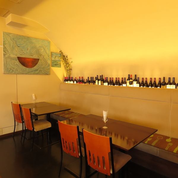 [Various wines♪] We also have a wide variety of wines, about 40 types.It's okay if you are confused.The owner will also recommend wines that go well with the dishes.Please relax in this wonderful secret base-like space, which means "hideout" in French.