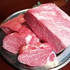 こだわりのお肉「米沢牛」。