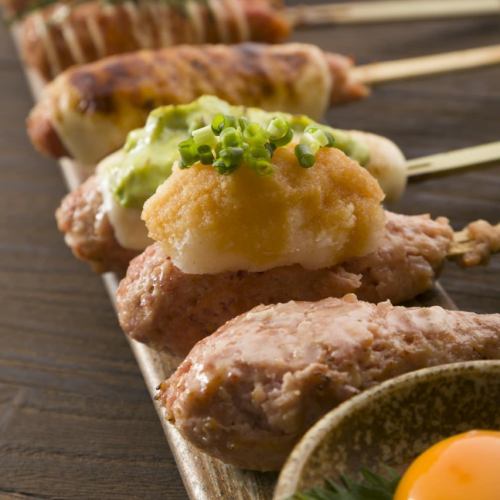 [每天手工制作当天的食材]爱心志贺屋十胜板串起的烤串价格从150日元起。
