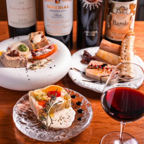 We have a selection of dishes that go well with wine.