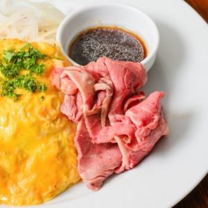 ローストビーフとオムライスが一緒に食べたれるオムライスランド