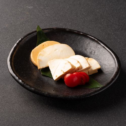 クリームチーズの山葵醤油漬け