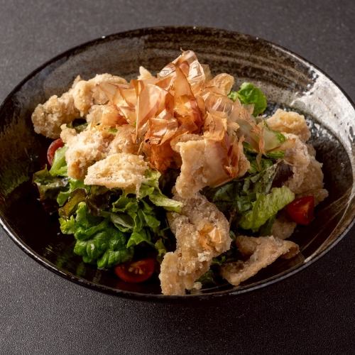 鶏皮サクサク青紫蘇サラダ