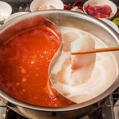 [120 minutes all-you-can-eat] As much as you like with your favorite ingredients in shabu-shabu style ♪ All-you-can-eat two-color hot pot 3,300 yen