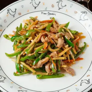 牛肉とピーマンの炒めもの