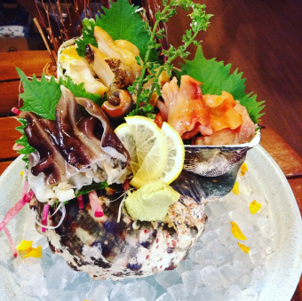 Shellfish sashimi assortment