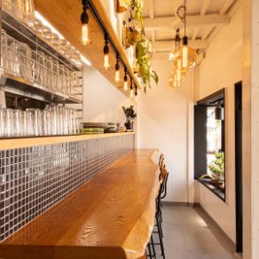 《歡迎獨自用餐！ 》 本店備有適合獨自用餐的吧台座位，也推薦給想獨自享受悠閒時光的顧客。