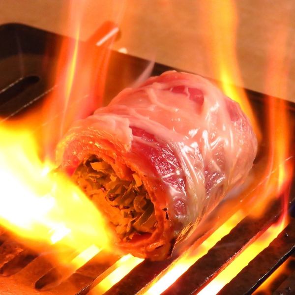 肉食90日元起！以实惠的价格提供优质且划算的肉食！每盘90日元起