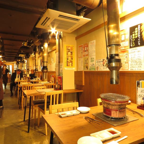Along Nagarekawa Street.The restaurant is always lively with the appetizing smell of yakiniku and laughter♪