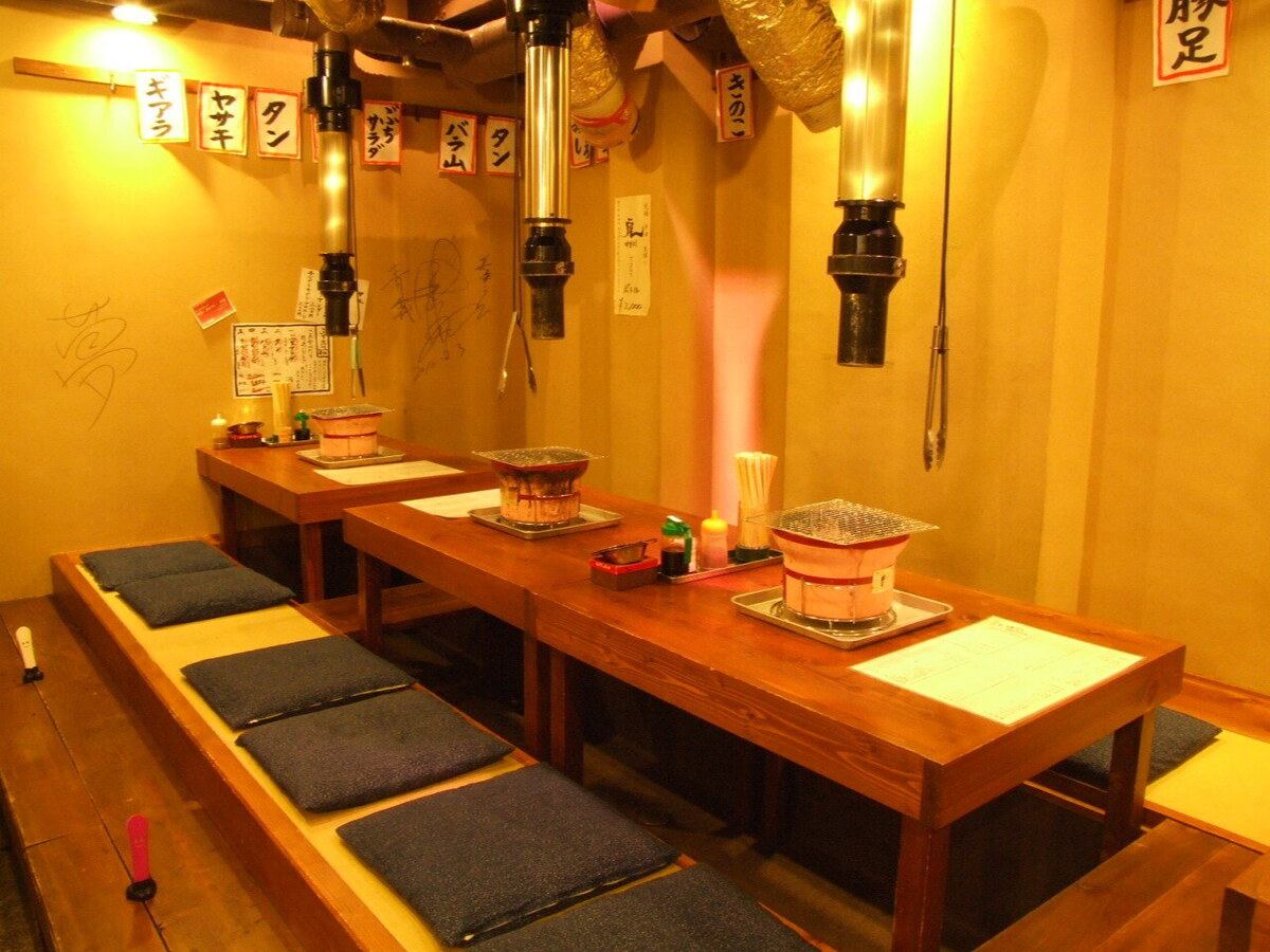 庶民的な座敷…だからこそ居座りたくなる。ぶち流川店は18名様迄