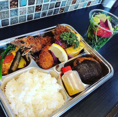 Seafood mixed fries & hamburger bento