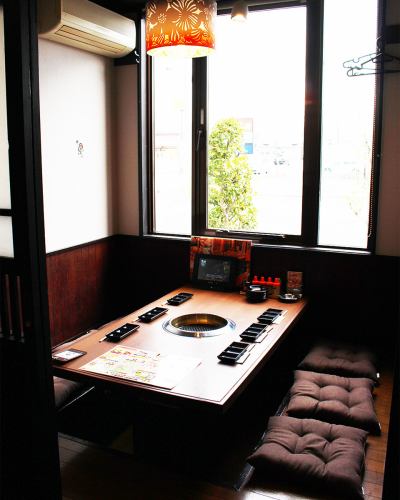 Large and small private rooms where you can talk and chopsticks ♪