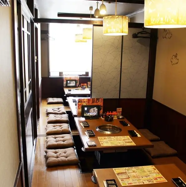 【個室あり！会社宴会・打ち上げに☆】足元らくらく♪掘りごたつ式のお席は、ご家族はもちろん♪宴会や打ち上げなど大人数様でのご利用にもぴったりです（個室としてもご利用いただけます）！貸切宴会も大歓迎！！お気軽に店舗までご相談下さい★お得な食べ飲み放題やコースがお薦め！！  (写真系列店)