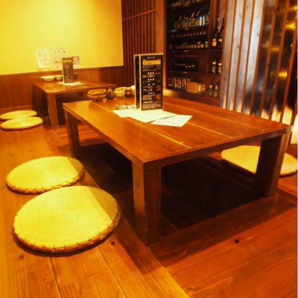 A digging seat that can seat 4 people.There are many seats of the same type, and the maximum seats are 50, so we can reserve the seats upon consultation.There is no doubt that the recommended chicken meatball hotpot course 3000 yen (with all-you-can-drink) will be delicious and fun!
