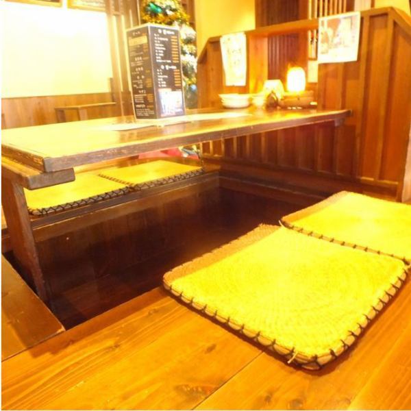 The same type of digging around.You can enjoy a nostalgic atmosphere and enjoy cooking and drinking slowly.The all-you-can-drink plan is 1300 yen for 2 hours on weekdays ♪
