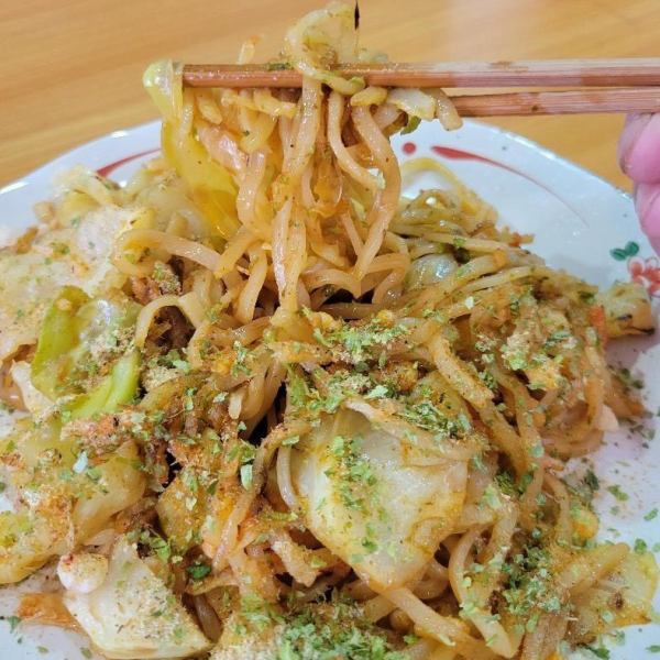 某芸人さんも大絶賛！桜エビ香る「辛い！富士宮焼きそば」