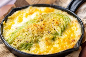 北海道産じゃがいもとアボカドのチーズグラタン